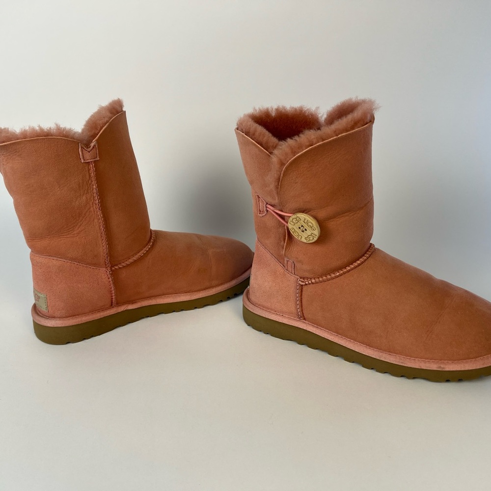 Women’s Pink Ugg Boots size 6 Bailey Button Classic Short Shearling Bootie - Picture 15 of 16